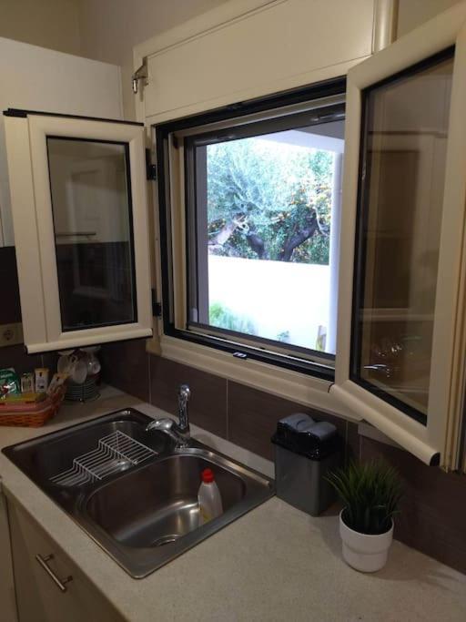Kalamata Beach Maizonette Ground Floor And Semi-Basement With Yard Buitenkant foto