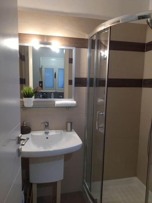 Kalamata Beach Maizonette Ground Floor And Semi-Basement With Yard Buitenkant foto