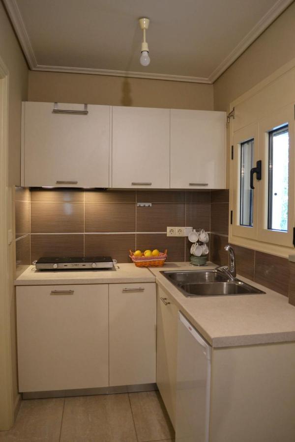 Kalamata Beach Maizonette Ground Floor And Semi-Basement With Yard Buitenkant foto